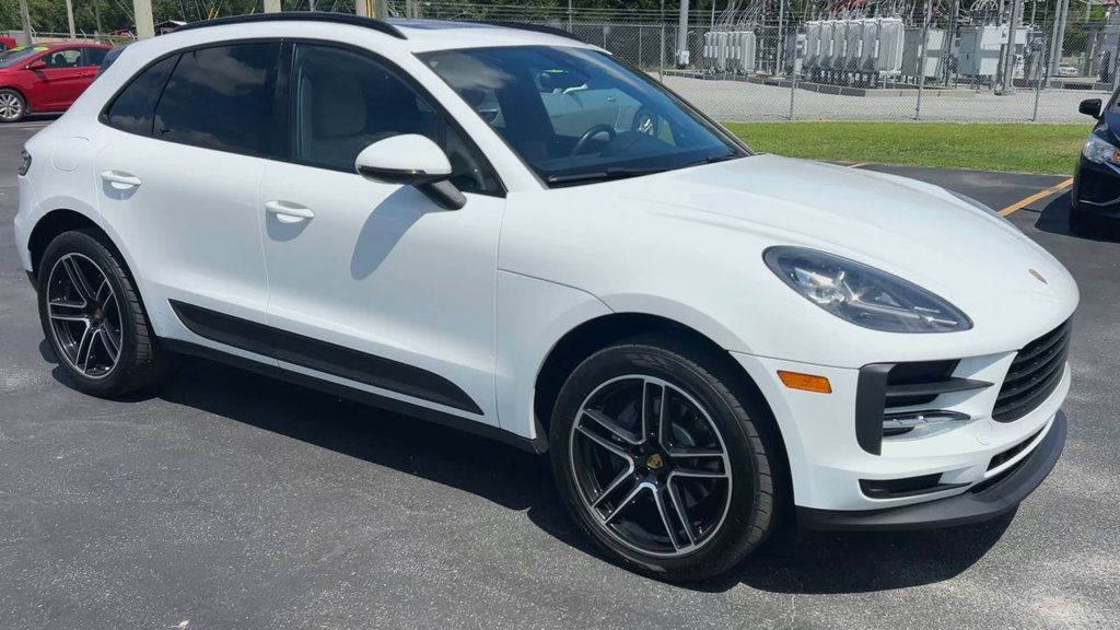 Used 2020 Porsche Macan AWD/4WD image 2