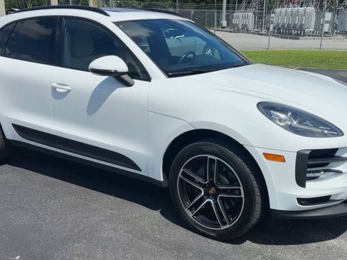 Used 2020 Porsche Macan AWD/4WD image 2