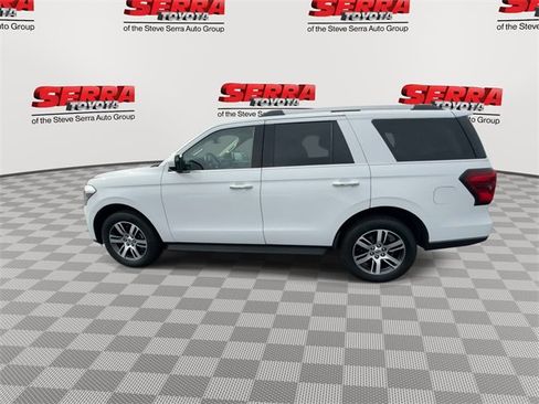 Used 2024 Ford Expedition Limited image 6