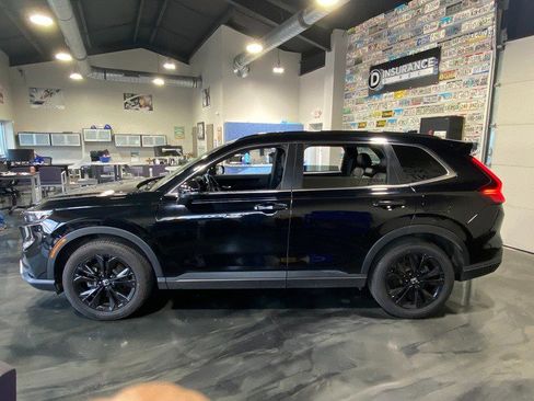 Used 2023 Honda CR-V Sport Touring image 2