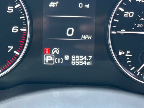 Used 2025 Subaru Crosstrek 2.5i Premium AWD/4WD image 28