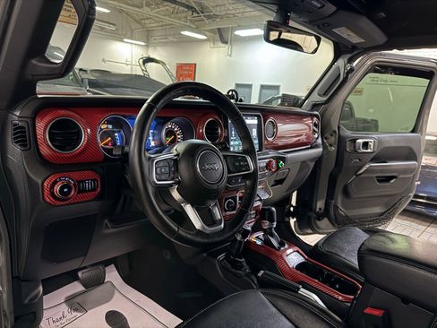 Used 2018 Jeep Wrangler Unlimited Sahara image 36