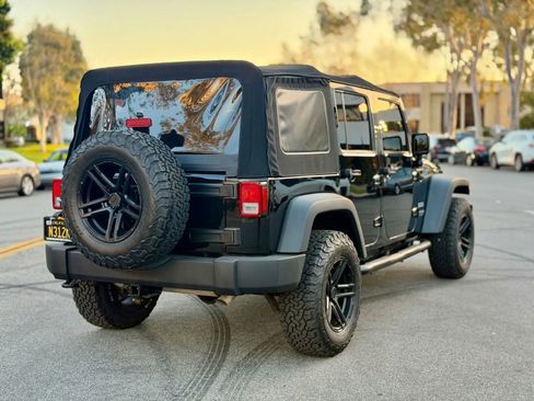 Used 2018 Jeep Wrangler Unlimited Sport S image 9