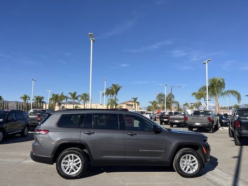 Used 2025 Jeep Grand Cherokee L Laredo w/ Luxury Tech Group I image 9