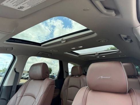 Used 2021 Buick Enclave Avenir w/ Avenir Technology Package FWD image 12
