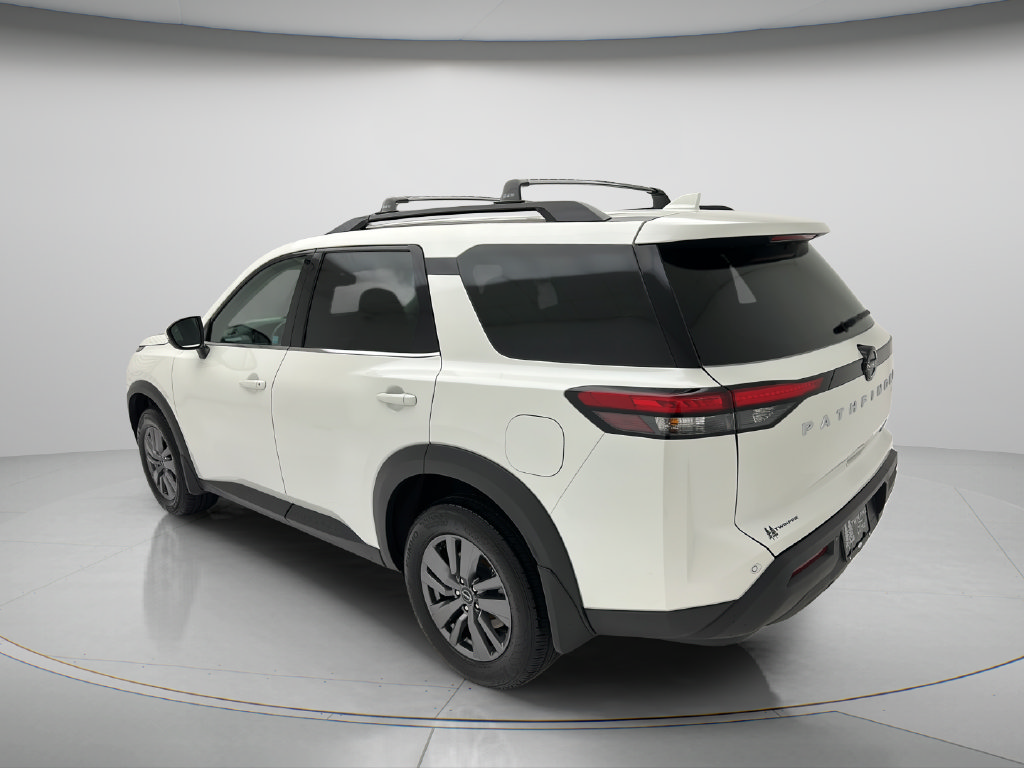 Used 2024 Nissan Pathfinder SV AWD/4WD image 4