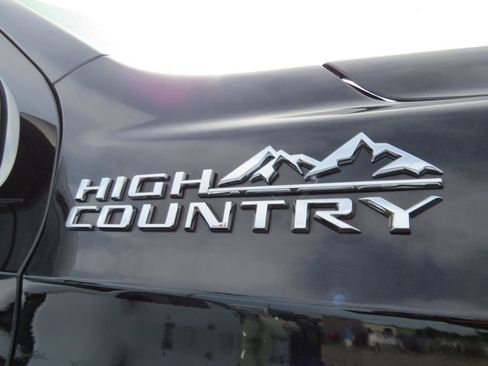 Certified 2024 Chevrolet Tahoe High Country AWD/4WD image 10