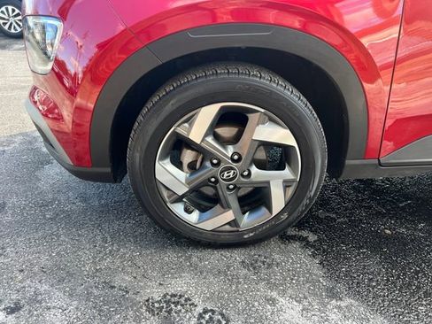 Used 2023 Hyundai Venue SEL image 10