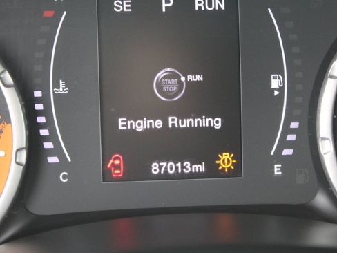 Used 2018 Jeep Renegade Latitude w/ Cold Weather Group AWD/4WD image 21