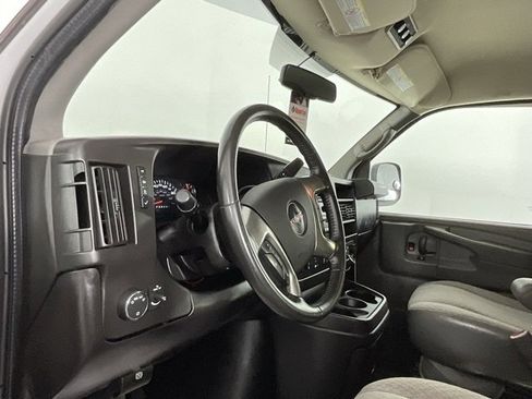 Used 2014 GMC Savana 3500 LT w/ LT Preferred Equipment Group image 11