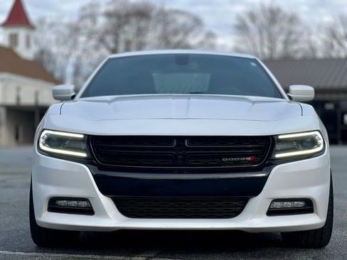 Used 2018 Dodge Charger R/T image 2