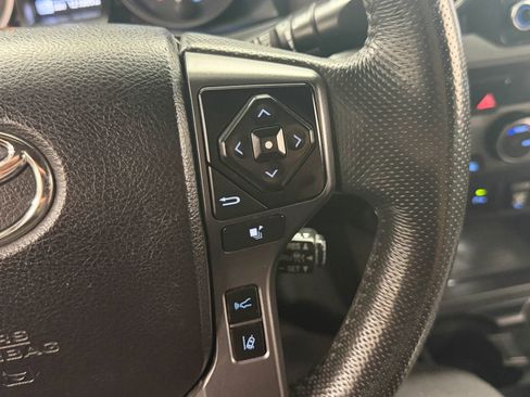 Used 2021 Toyota Tacoma TRD Sport w/ Technology Package AWD/4WD image 27