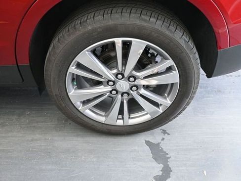 Used 2025 Cadillac XT5 Premium Luxury AWD/4WD image 13