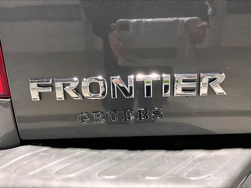 Used 2017 Nissan Frontier SV image 39