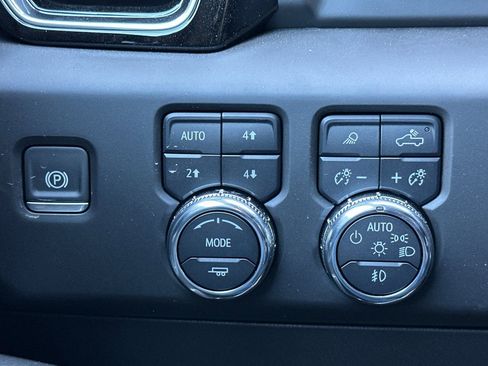 Used 2025 GMC Sierra 1500 Elevation w/ Elevation Premium Package image 30