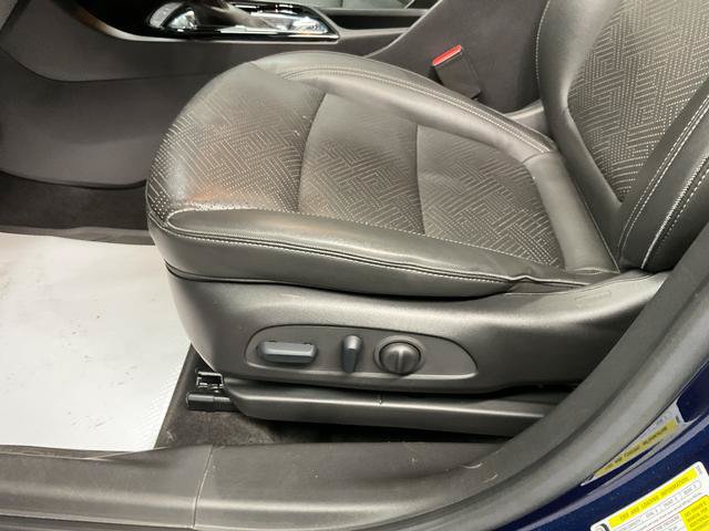 Used 2023 Buick Encore GX Essence w/ Experience Buick Package FWD image 13