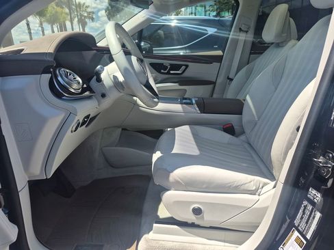 Used 2023 Mercedes-Benz EQS 580 4MATIC SUV image 11
