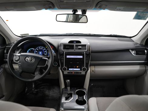 Used 2012 Toyota Camry LE FWD image 13