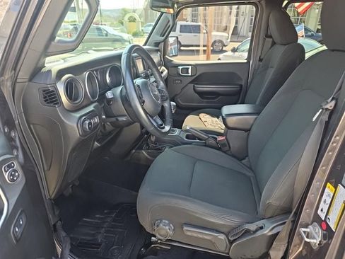 Used 2018 Jeep Wrangler Unlimited Sport S image 5