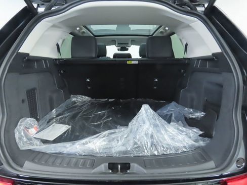 Used 2025 Land Rover Discovery Sport S image 30