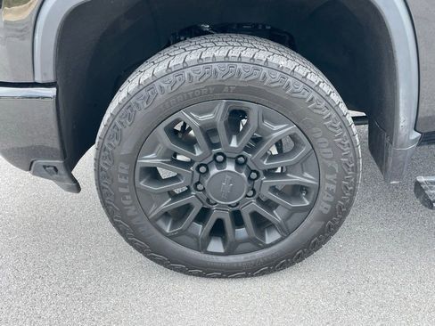 Used 2025 Chevrolet Silverado 2500 High Country w/ High Country Premium Package AWD/4WD image 33