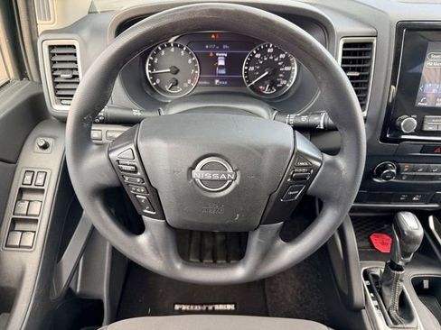 Used 2022 Nissan Frontier SV RWD image 15