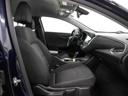 Used 2018 Chevrolet Malibu LT FWD image 11