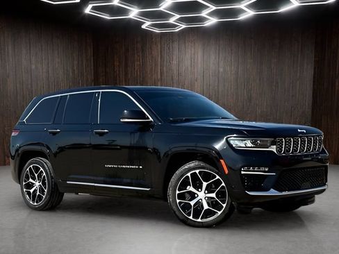 Used 2022 Jeep Grand Cherokee Summit AWD/4WD image 1