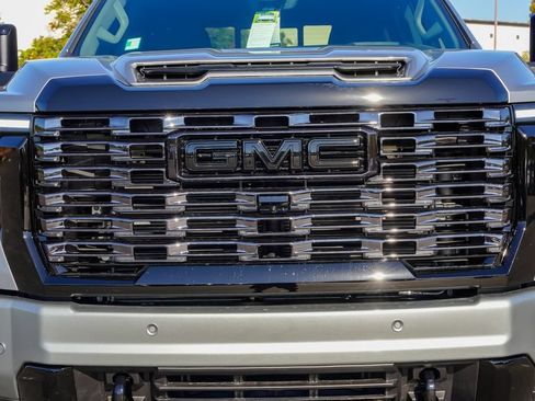 New 2026 GMC Sierra 2500 Denali w/ Denali Reserve Package AWD/4WD image 5