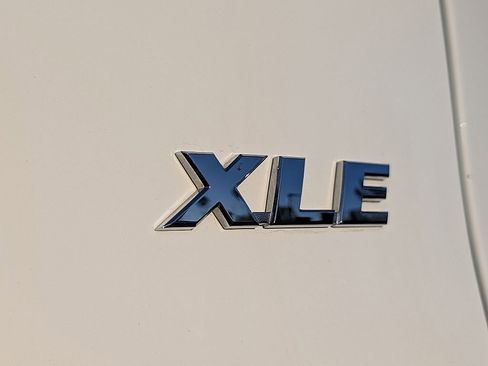 Used 2022 Toyota RAV4 XLE image 12