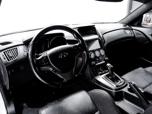 Used 2016 Hyundai Genesis Coupe 3.8 image 18