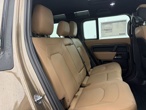 New 2026 Land Rover Defender 110 X-Dynamic SE AWD/4WD image 31