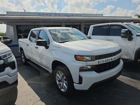 Used 2021 Chevrolet Silverado 1500 Custom image 2