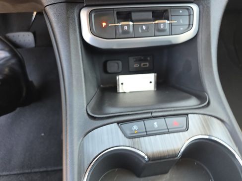 Used 2023 GMC Acadia SLT image 22