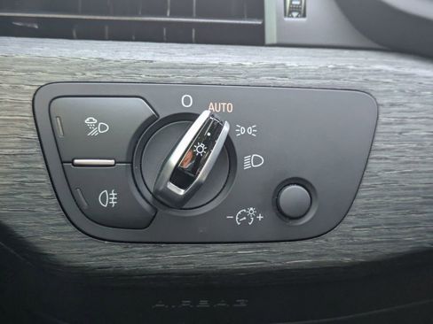 Used 2017 Audi A4 2.0T Premium image 22