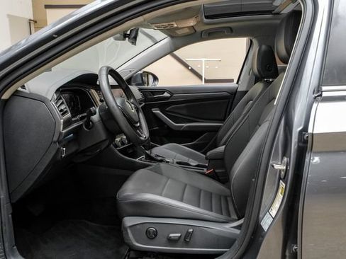 Used 2021 Volkswagen Jetta SEL FWD image 4
