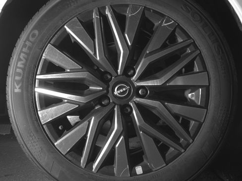 Used 2025 Nissan Altima 2.5 SV image 15