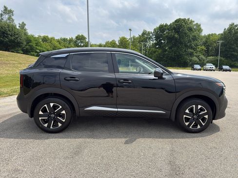 New 2026 Nissan Kicks SV w/ SV Premium Package AWD/4WD image 4