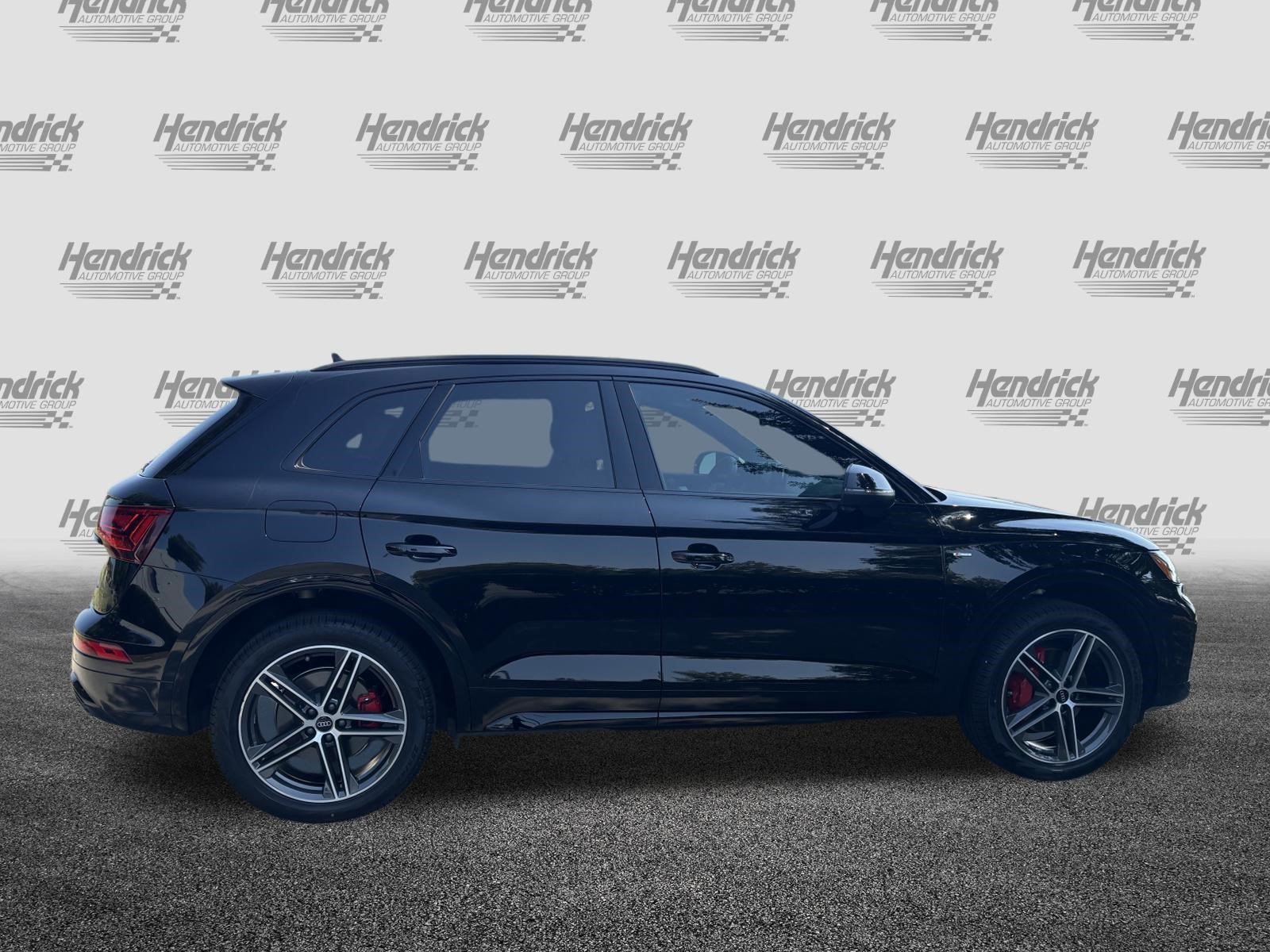 Certified 2024 Audi Q5 e Premium Plus w/ Premium Plus Package AWD/4WD image 11