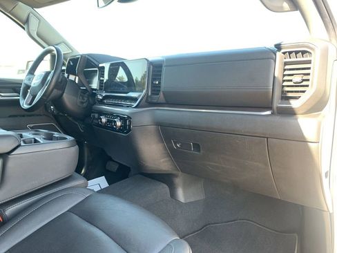 Certified 2025 GMC Sierra 1500 SLT RWD image 27