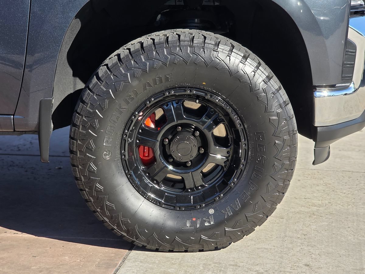 Used 2022 Chevrolet Silverado 1500 LT RWD image 13