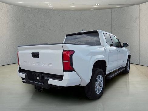 Used 2025 Toyota Tacoma SR5 RWD image 5