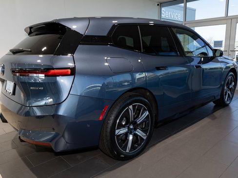 Used 2026 BMW iX xDrive45 w/ Premium Package AWD/4WD image 5