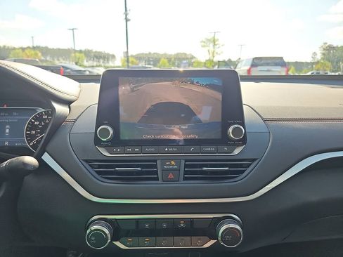 Used 2022 Nissan Altima 2.5 SR FWD image 27