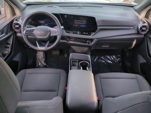 Used 2025 Chevrolet Equinox LT image 10