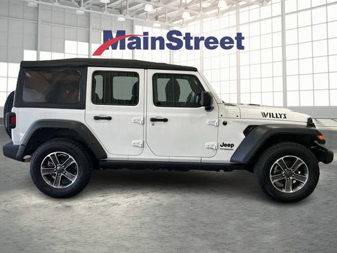 Used 2022 Jeep Wrangler Unlimited Sport AWD/4WD image 6