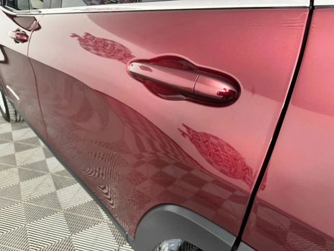 Used 2019 Jeep Cherokee Latitude w/ Popular Appearance Group image 24