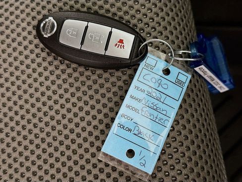 Used 2021 Nissan Frontier SV w/ Midnight Edition Floor Mats AWD/4WD image 30