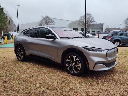 Used 2021 Ford Mustang Mach-E Premium image 3