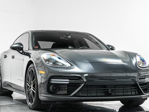 Used 2017 Porsche Panamera Turbo AWD/4WD image 3